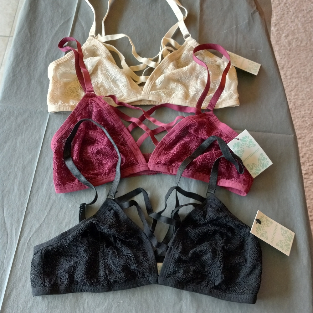 3 Anemone Criss Cross Strappy Lace Bralettes